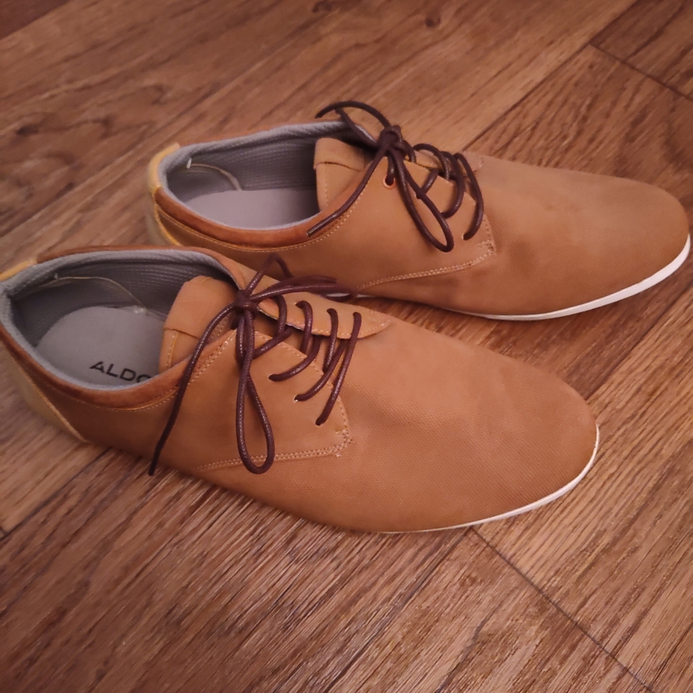 Mens Aldo Leather tan size 10.5 shoe lighly worn